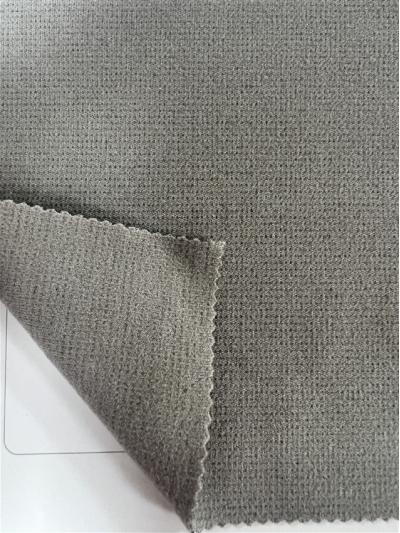 GZ-DZLP F052 Lightweight wool fleece Specification: 185cm*280g/㎡ Ingredients: 85%Polyester 9%Spandex 5%Recycled fiber 1%Wool Warm Antistatic Moisture absorption Quick drying UPF50+ front view